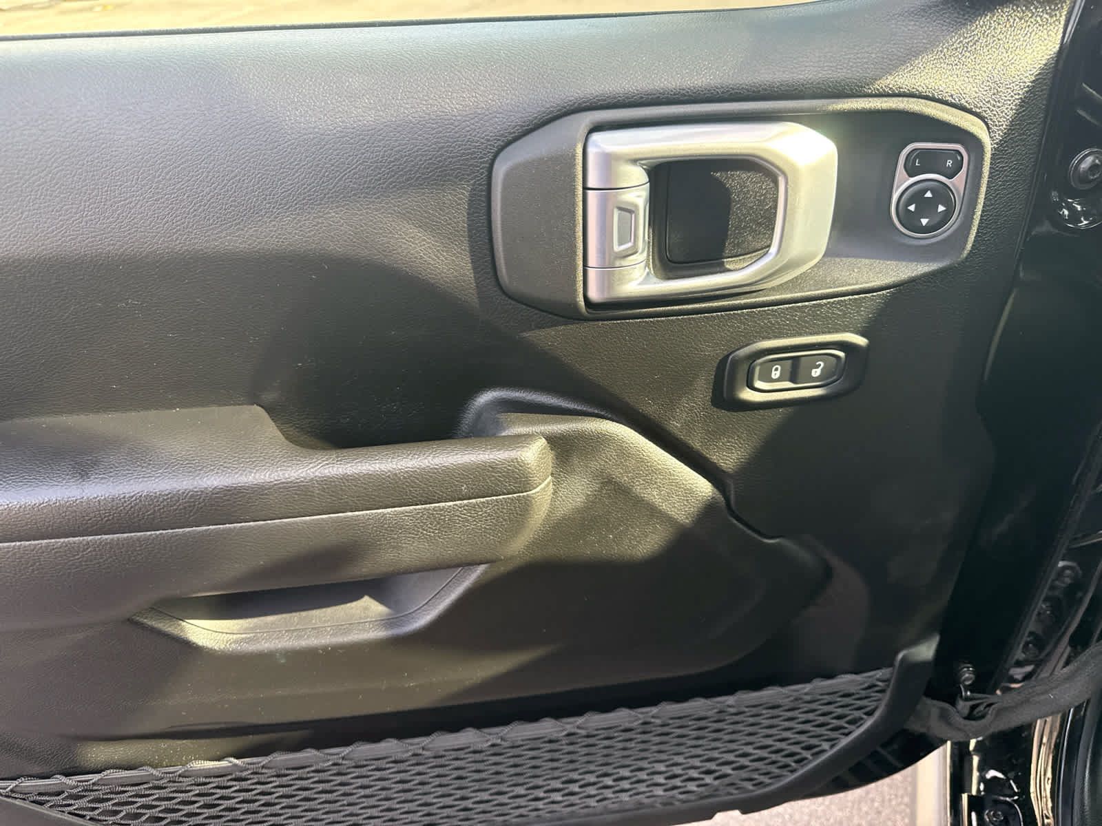 Used 2023 Jeep Gladiator Sport AWD/4WD image 10