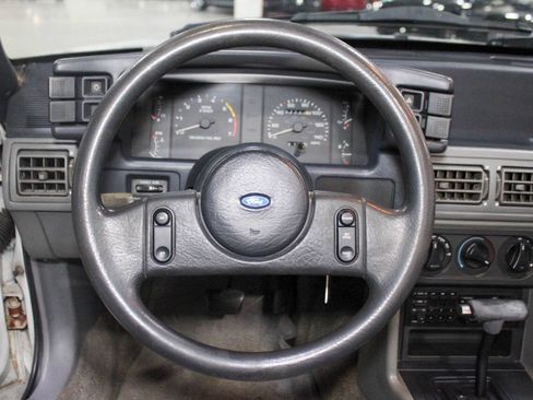 Used 1989 Ford Mustang LX image 11
