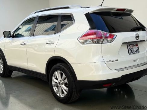 Used 2015 Nissan Rogue SV w/ SV Premium Package image 4