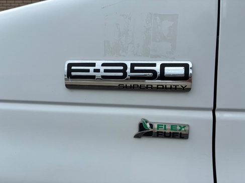 Used 2015 Ford E-350 and Econoline 350 Super Duty RWD image 22