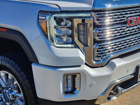 Used 2023 GMC Sierra 2500 Denali w/ Denali Ultimate Package image 11