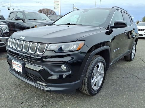 Used 2022 Jeep Compass Latitude w/ Convenience Group image 3