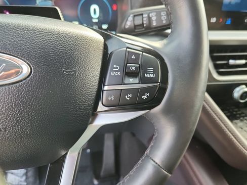 Used 2025 Ford Explorer Platinum w/ LUX Leather Package AWD/4WD image 53