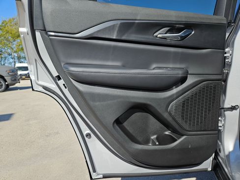 New 2025 Jeep Grand Cherokee Altitude image 14