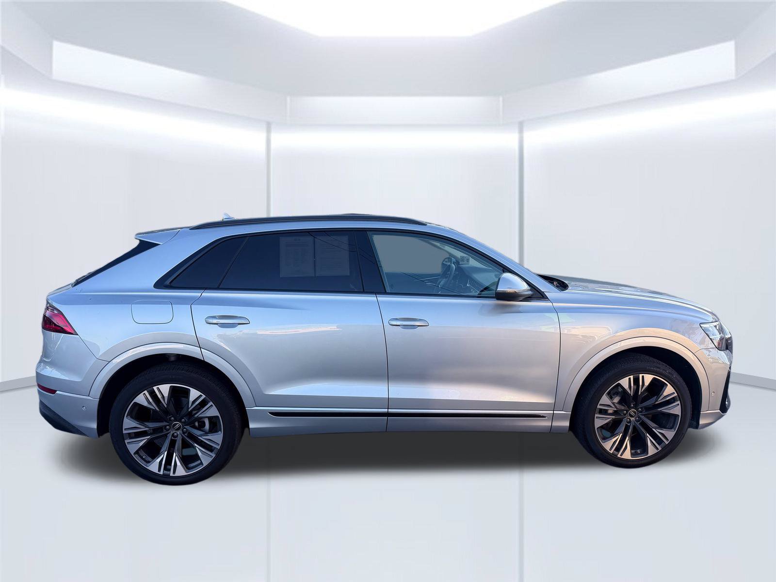 Used 2024 Audi Q8 Premium Plus AWD/4WD image 4