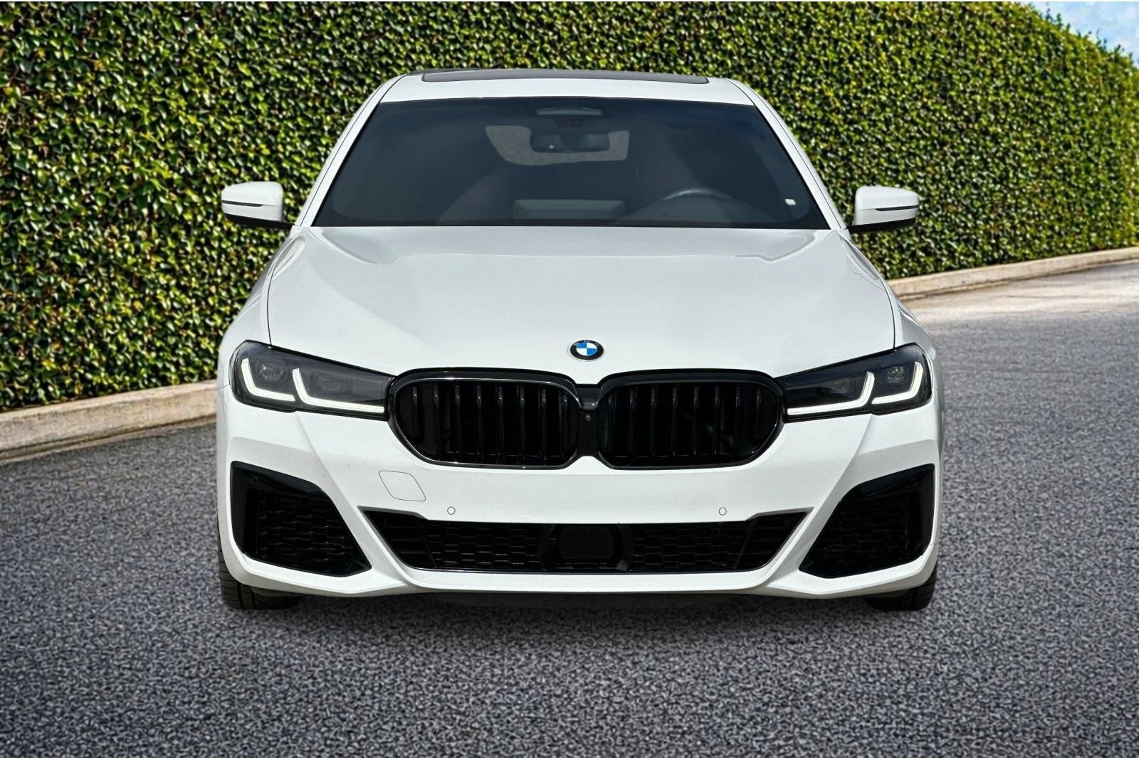 Used 2023 BMW M550i xDrive w/ Executive Package AWD/4WD image 9