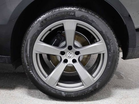 New 2026 Porsche Macan AWD/4WD image 39