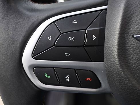 Used 2018 Chrysler Pacifica Touring-L Plus image 35