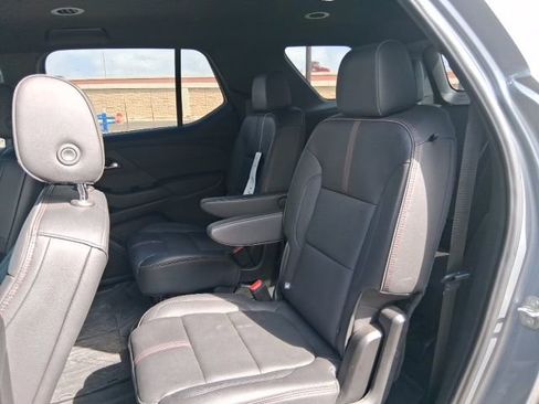 Used 2023 Chevrolet Traverse RS w/ LPO, Floor Liner Package FWD image 21