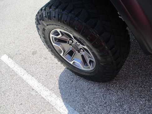 Used 2019 Jeep Wrangler Sport AWD/4WD image 21
