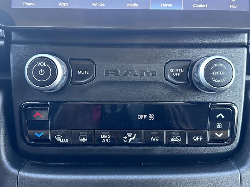 Used 2024 RAM ProMaster 3500 w/ Premium Convenience Group image 30