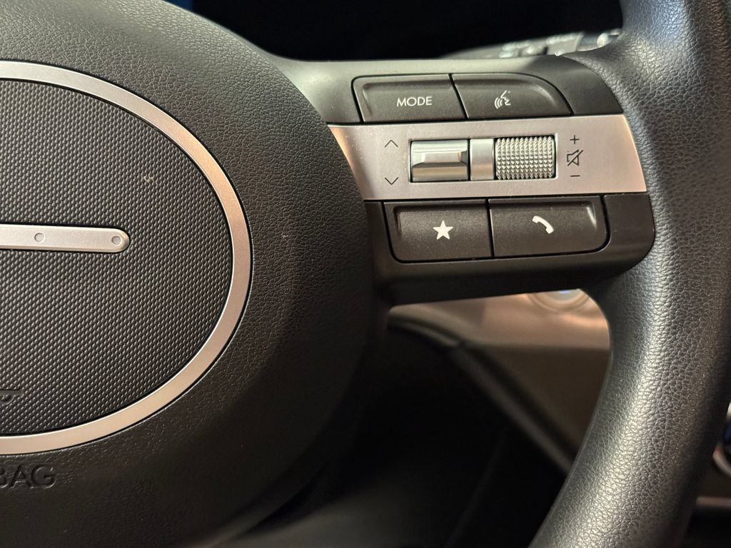 Used 2024 Hyundai Kona SE AWD/4WD image 12