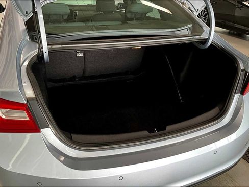 Used 2018 Chevrolet Malibu LT w/ Driver Confidence Package image 15