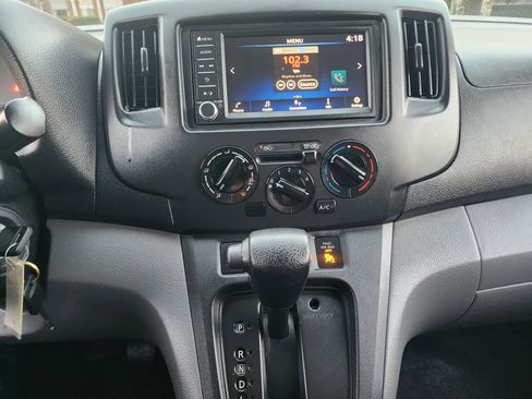 Used 2020 Nissan NV200 S image 25