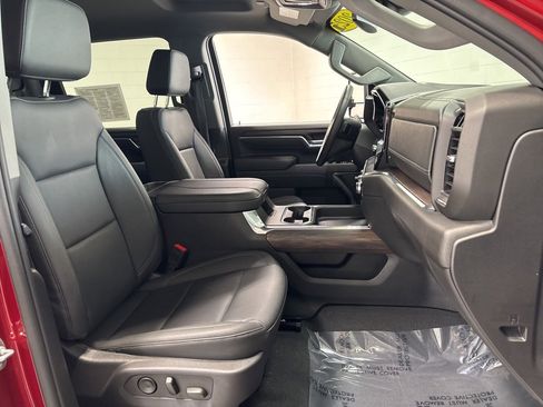 Used 2025 GMC Sierra 2500 SLT w/ SLT Premium Package image 12