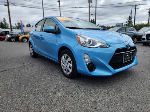 Used 2015 Toyota Prius C Two FWD image 3