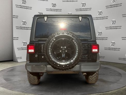 Used 2021 Jeep Wrangler Sport image 4