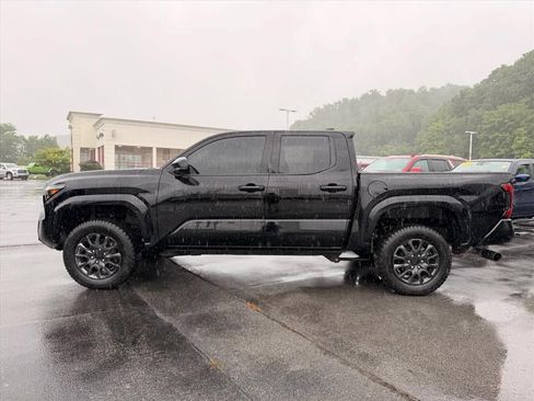 Used 2025 Toyota Tacoma SR5 AWD/4WD image 8