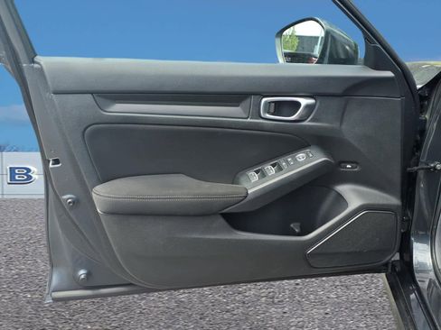 Used 2025 Honda Civic Sport image 11