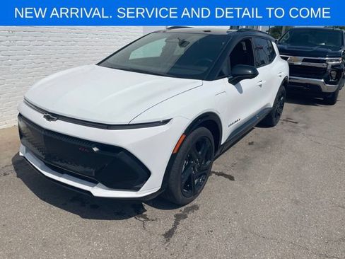 Used 2024 Chevrolet Equinox EV RS FWD image 2
