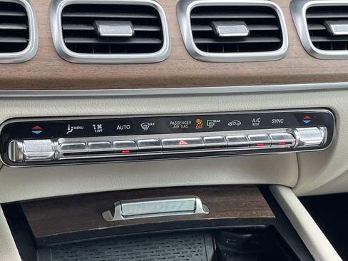 Certified 2020 Mercedes-Benz GLS 580 4MATIC image 32