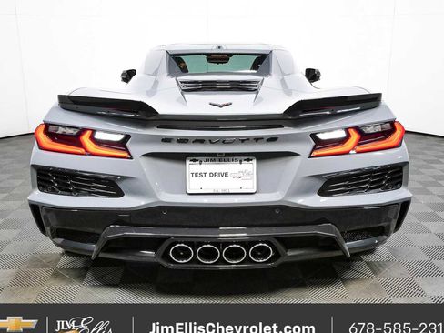 Used 2025 Chevrolet Corvette Z06 RWD image 24