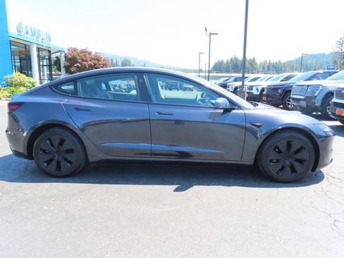 Used 2025 Tesla Model 3 Long Range RWD image 9