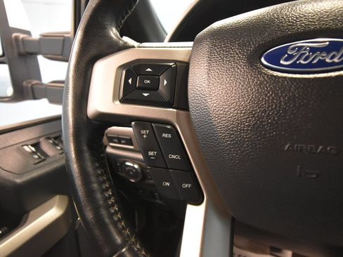Used 2022 Ford F350 Lariat w/ Lariat Ultimate Package AWD/4WD image 13