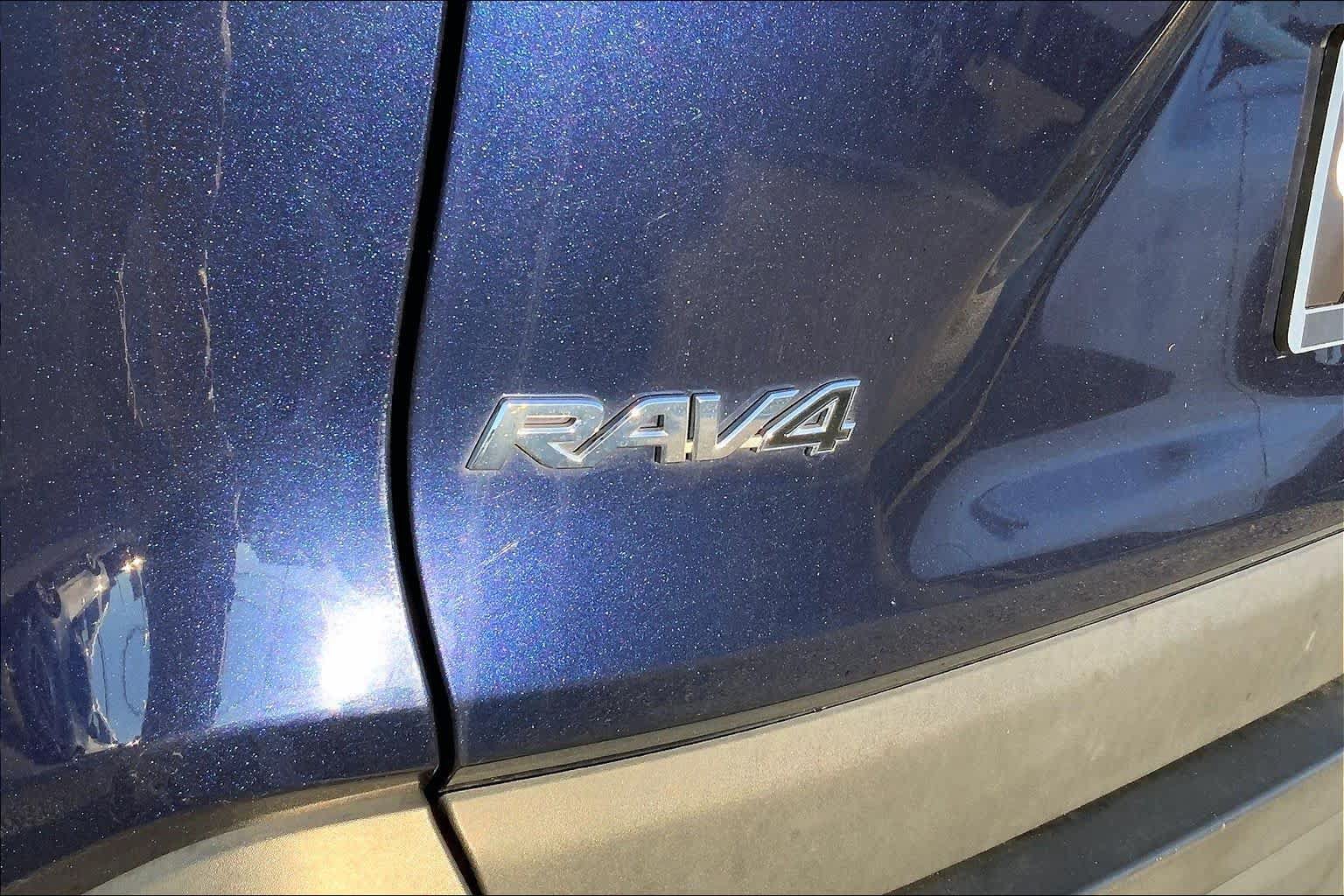 Used 2025 Toyota RAV4 XLE AWD/4WD image 28