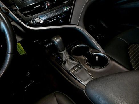 Used 2024 Toyota Camry SE image 29