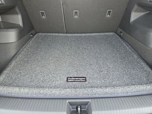 New 2026 Volkswagen Tiguan SE R-Line image 24