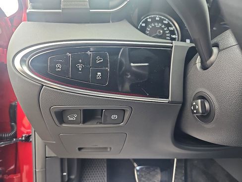 Used 2025 Genesis GV70 3.5T Sport w/ Sport Advanced Package image 16