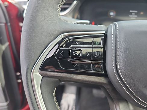 Used 2023 Jeep Grand Cherokee L Overland w/ Luxury Tech Group IV image 18