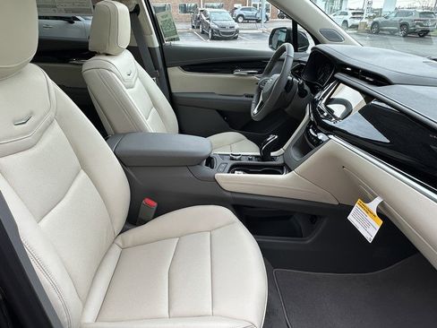 New 2025 Cadillac XT6 Premium Luxury image 16