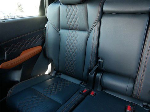 Used 2023 Mitsubishi Outlander SEL image 13