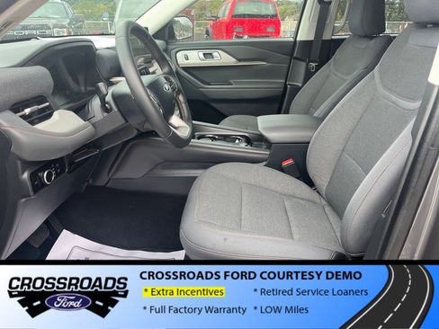 New 2025 Ford Explorer Active image 18