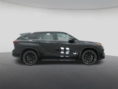 New 2026 Toyota Highlander XLE image 27