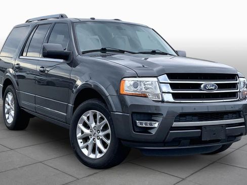 Used 2017 Ford Expedition Limited w/ Equipment Group 301A RWD image 3