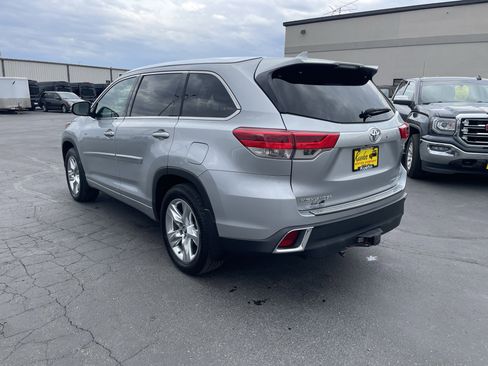 Used 2017 Toyota Highlander Limited w/ Protection Package #3 image 6