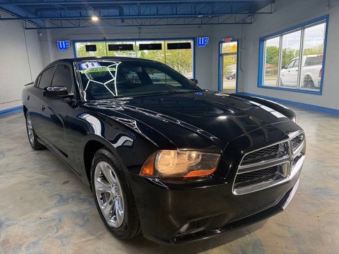 Used 2014 Dodge Charger SXT RWD image 6