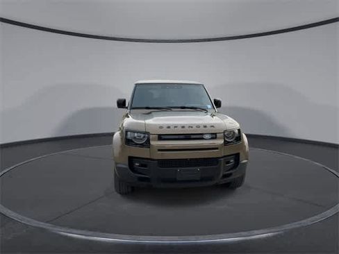 Used 2023 Land Rover Defender 110 S image 3