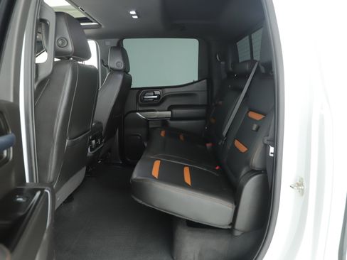 Used 2022 GMC Sierra 1500 AT4 w/ AT4 Premium Package image 9