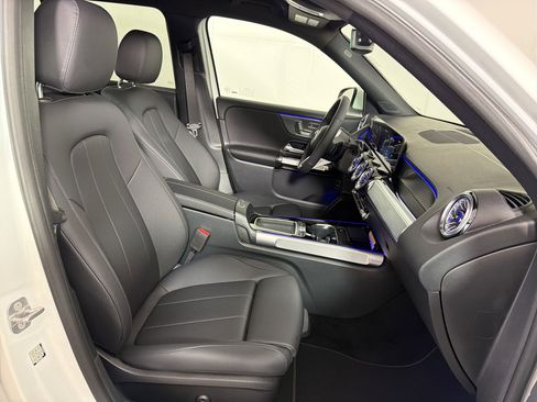 Used 2026 Mercedes-Benz GLB 250 4MATIC image 29
