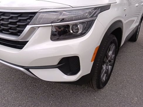 Used 2023 Kia Seltos LX AWD/4WD image 9