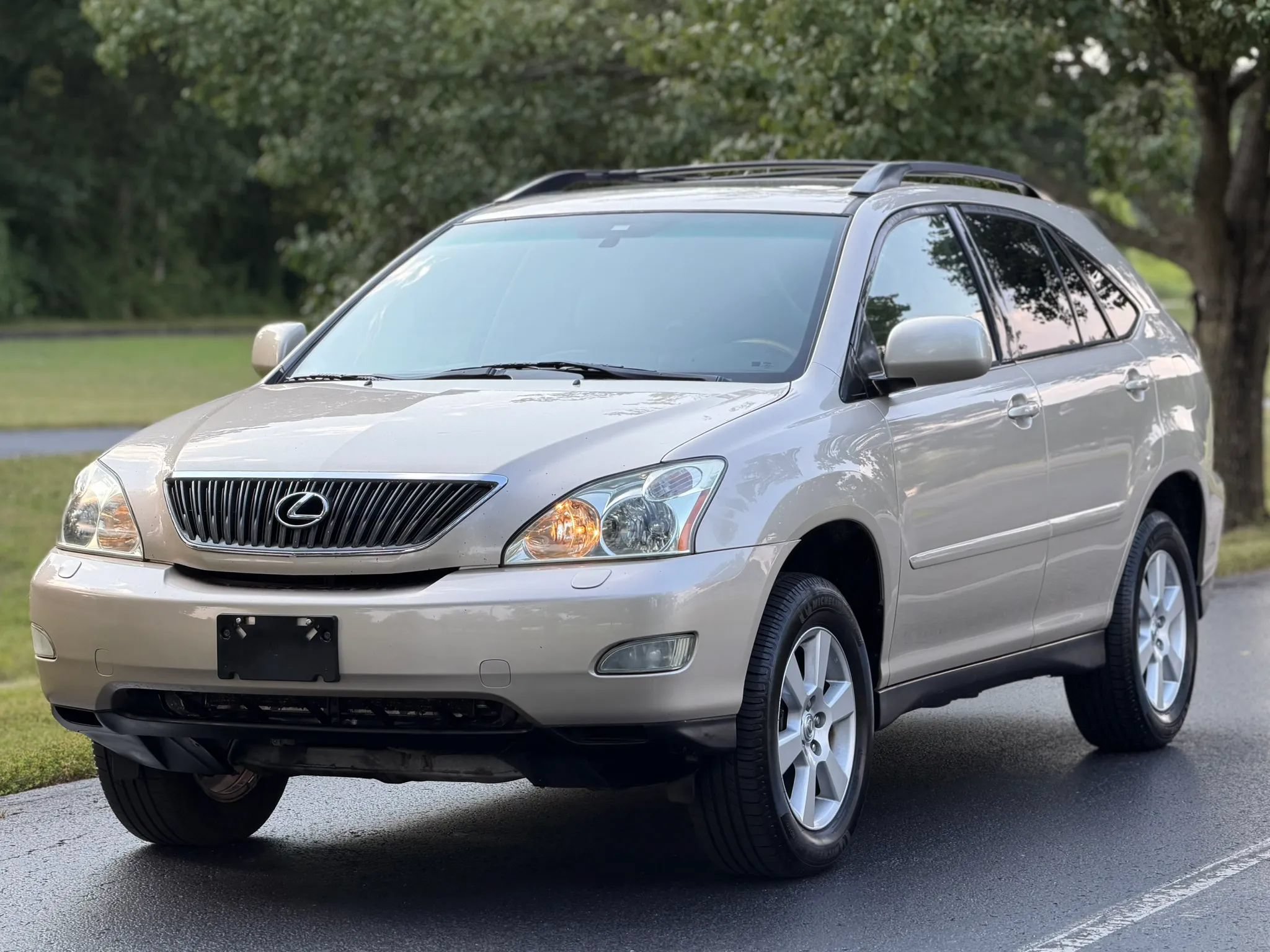 Used 2004 Lexus RX 330 AWD w/ Premium Pkg image 1