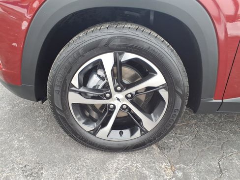 Used 2025 Chevrolet Trax RS w/ Sunroof Package image 9