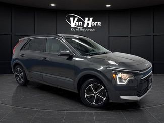 Used 2023 Kia Niro EX video 1