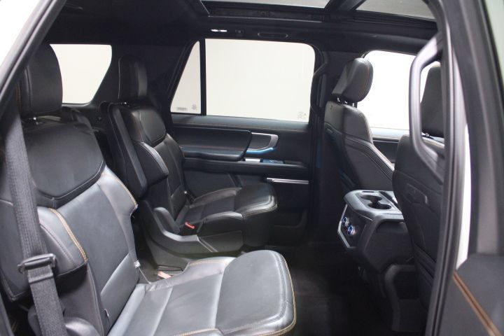 Used 2025 Ford Expedition Tremor AWD/4WD image 32
