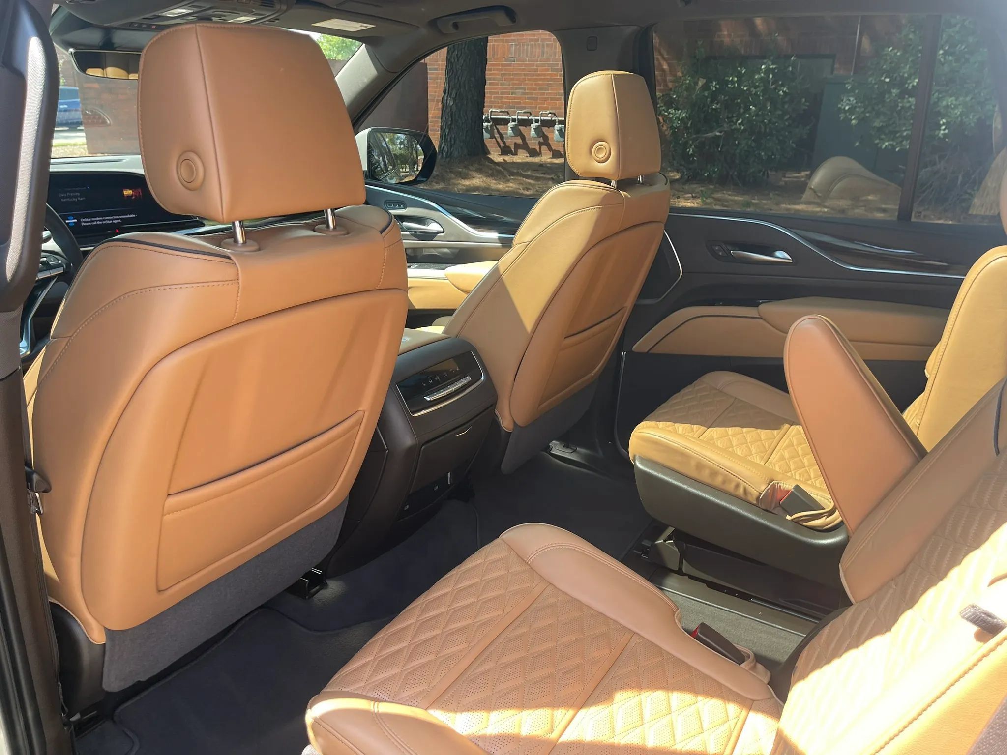 Used 2023 Cadillac Escalade Premium Luxury AWD/4WD image 12