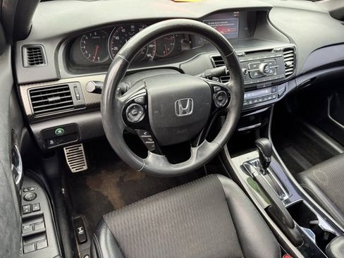 Used 2017 Honda Accord Sport image 17